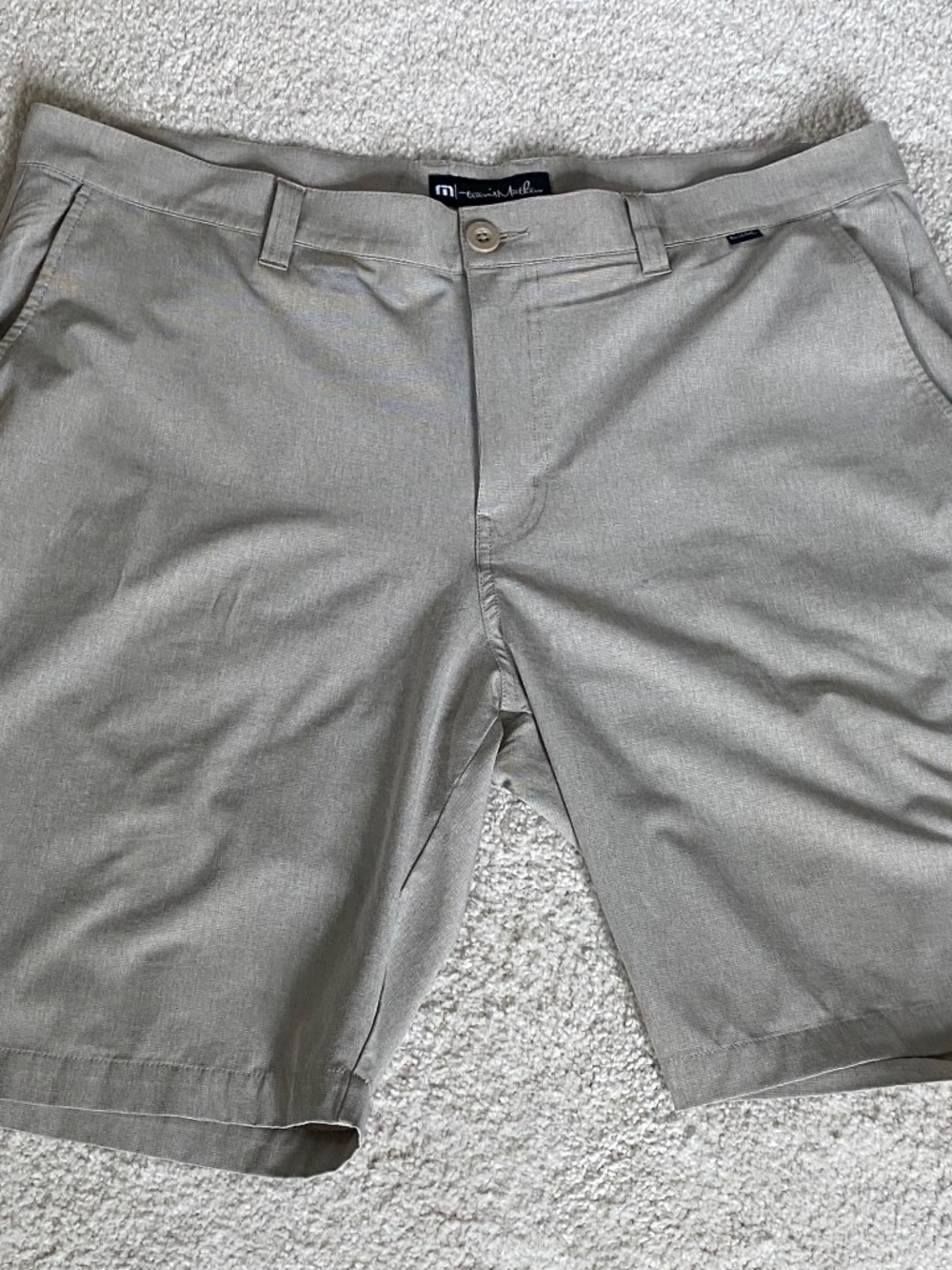 Travis Mathew Golf Shorts Size 38 Men’s Beige NWOT